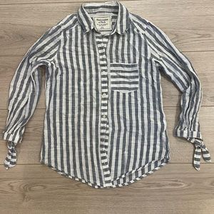Abercrombie & Fitch long sleeve bottom town t-shirt, XS